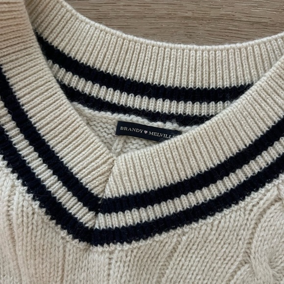 Brandy Melville knit sweater - Picture 2 of 4